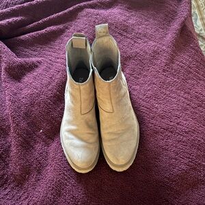 Timberland woman’s tan boots